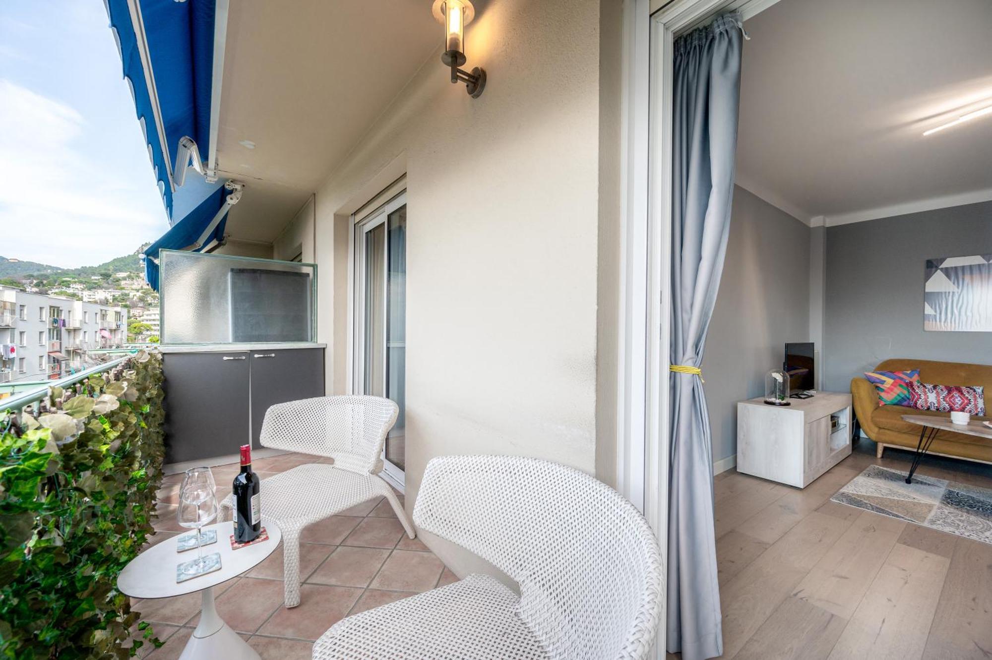 Cozy Close To Port Of Nizza