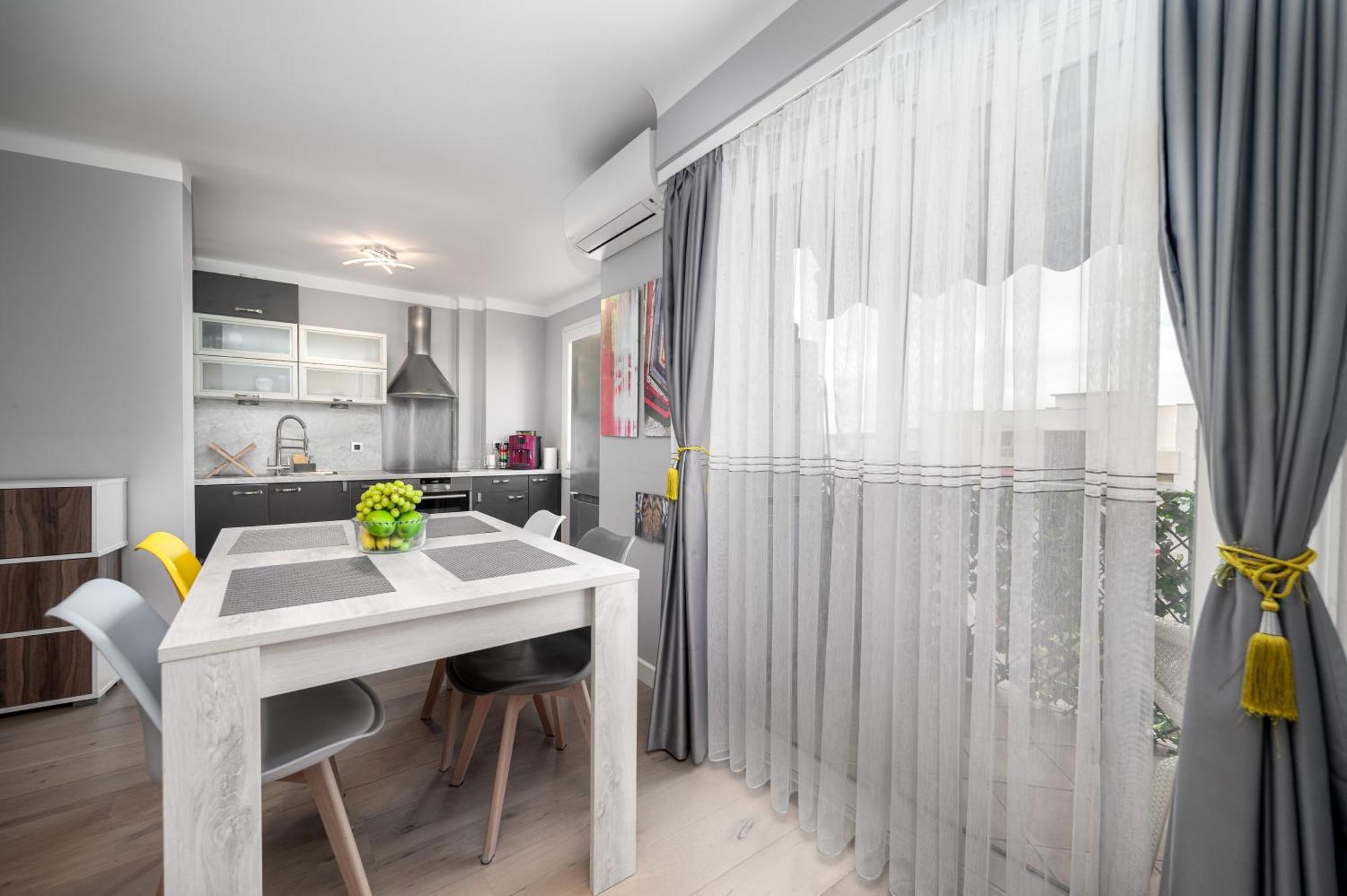 Cozy Close To Port Of * Nizza