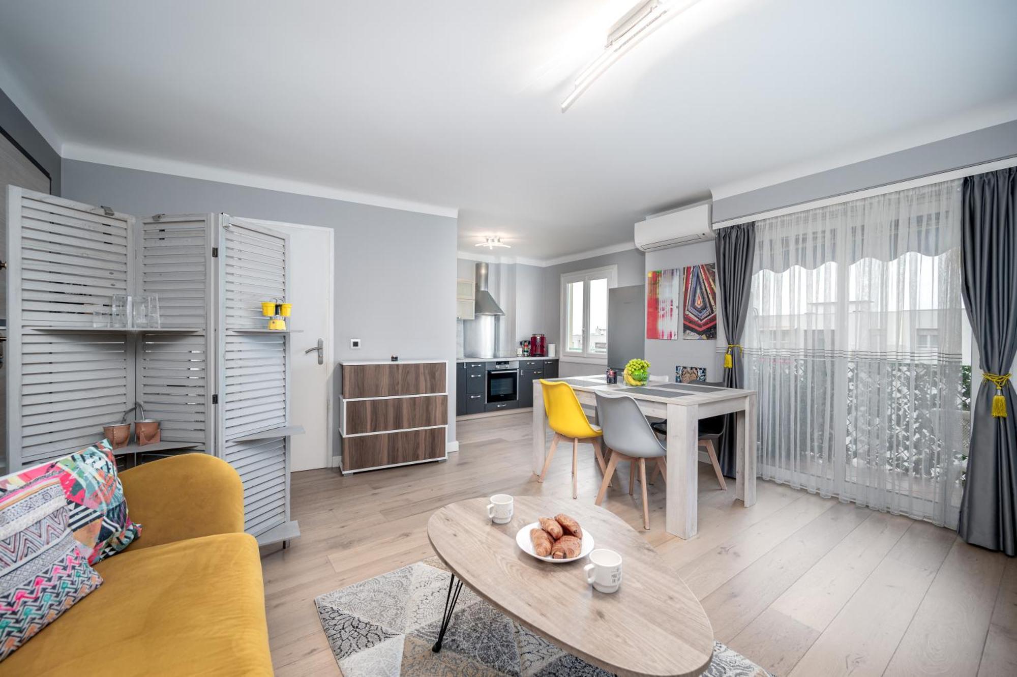 Cozy Close To Port Of * Nizza
